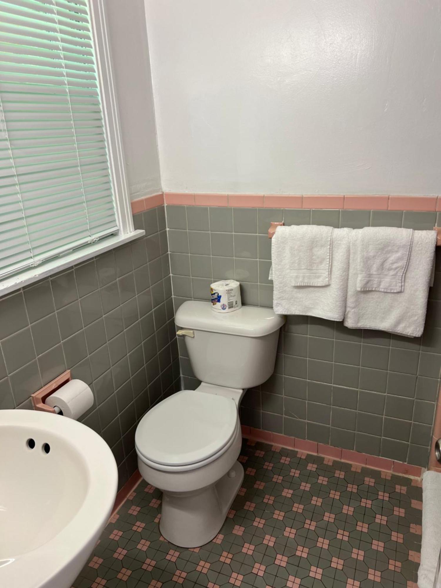 Cornwall-on-Hudson Cadet Motel מראה חיצוני תמונה