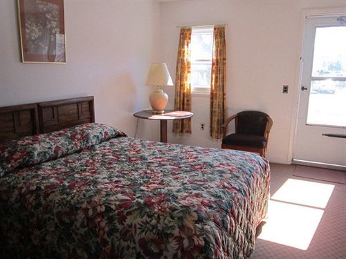 Cornwall-on-Hudson Cadet Motel מראה חיצוני תמונה