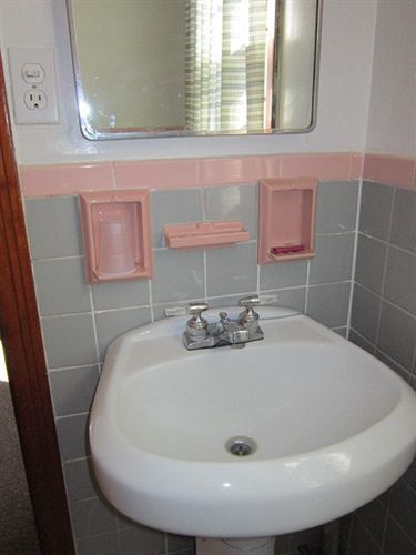 Cornwall-on-Hudson Cadet Motel מראה חיצוני תמונה