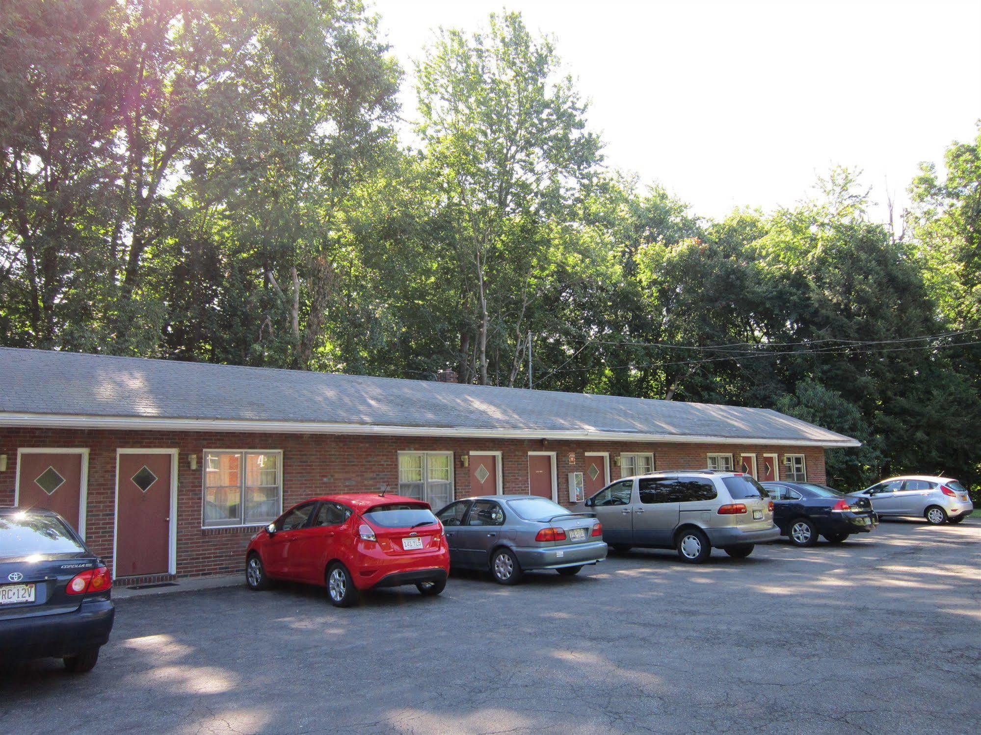 Cornwall-on-Hudson Cadet Motel מראה חיצוני תמונה