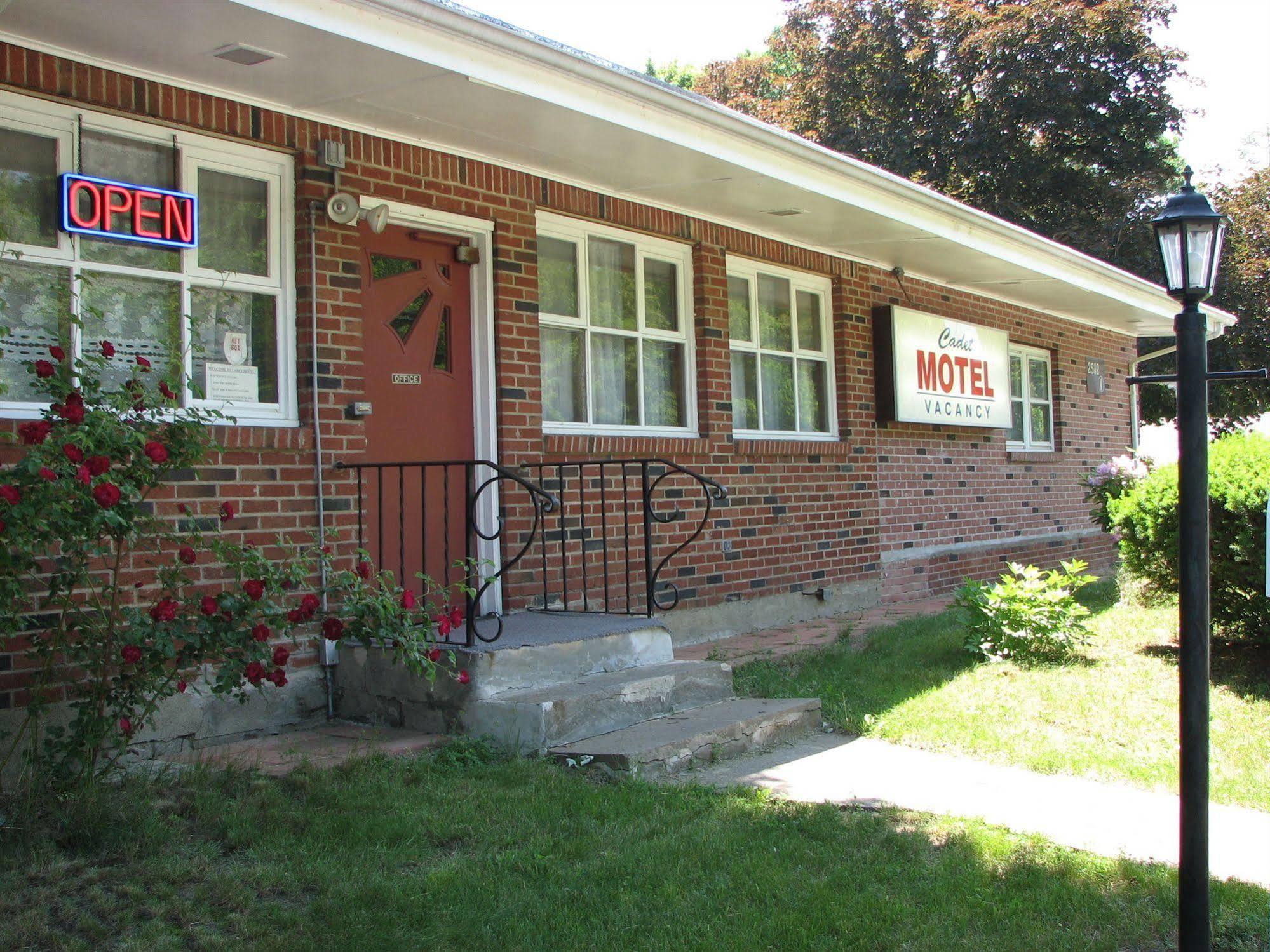 Cornwall-on-Hudson Cadet Motel מראה חיצוני תמונה