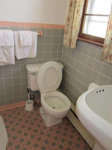 Cornwall-on-Hudson Cadet Motel מראה חיצוני תמונה